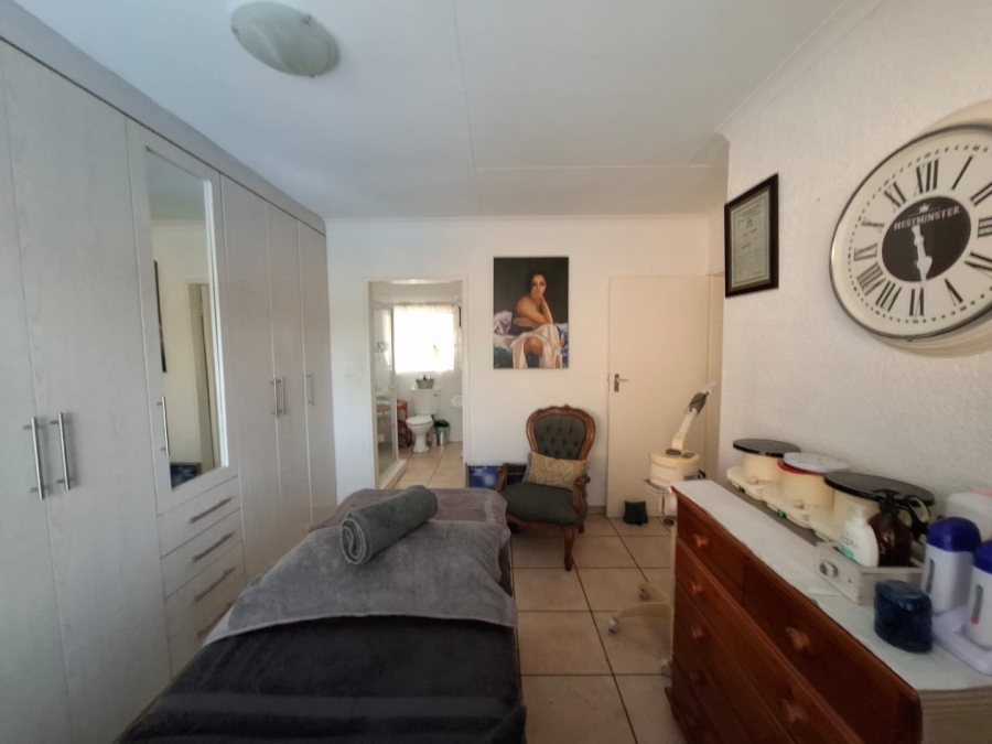 3 Bedroom Property for Sale in Safari Gardens North West